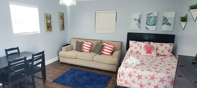 Cozy Efficiency Located in the Treasure Cay Beach Villas. in Treasure Cay