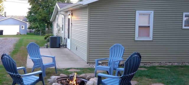 Cozy Gun Lake Hideaway in Shelbyville