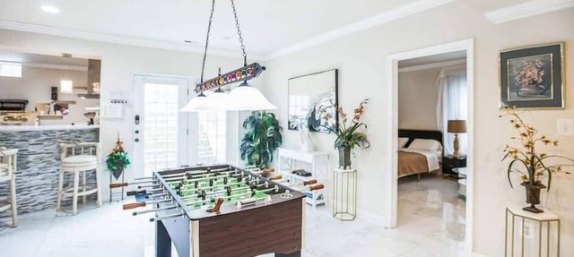 Cozy Lower-Level Retreat 3 Rooms + Pool Table in Silver Spring