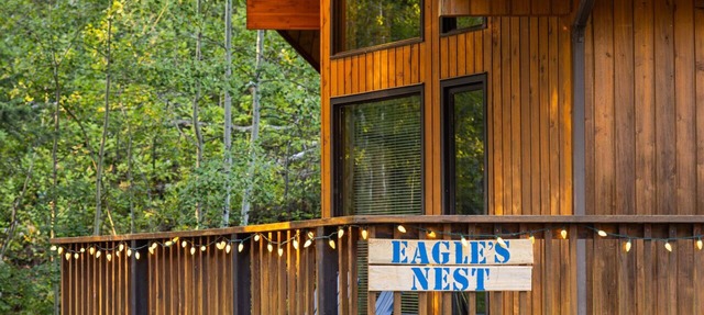 Crowsnest River Chalet - Eagle in Crowsnest Pass