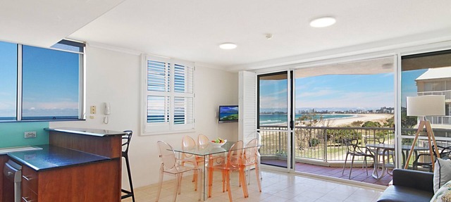 Crystal Beach 42 - Absolute Beachfront & Pool at Tugun! in Tugun