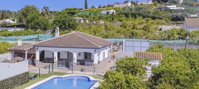 Cubo's Casa Rural Fernando Family Fun/private pools/air conditioning/free Wi-Fi in Cártama