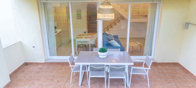 Dúplex con piscina, garaje y jardín, frente a la playa de los Caños de Meca. in Los Caños de Meca