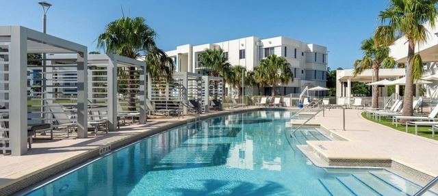 Daytona 2BR | Pool + Free Parking, Pets in Daytona Beach