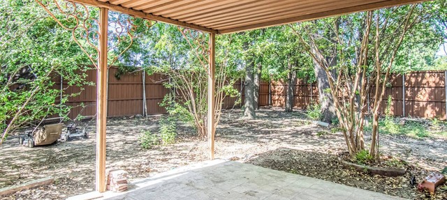 Deevine Homes - Private Bedrooms with Shared Bathroom in Carrollton