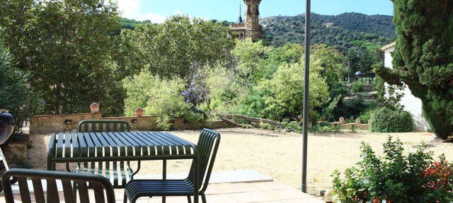 Designer house close to Barcelona in an amazingly scenic setting in Alella