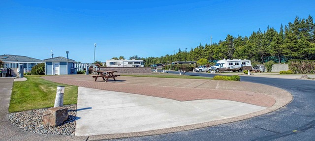 Dog Friendly, Available with 50AMP, 30AMP, Water and Sewer hook up's, WiFi in Newport