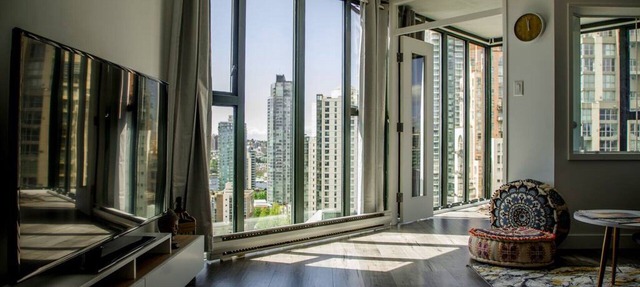 Downtown 1BD Condo with free parking on premisses! in Vancouver