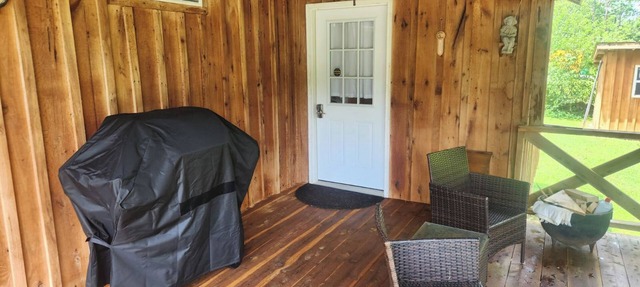 Downtown Cypress & Rock Cabin in Mammoth Spring