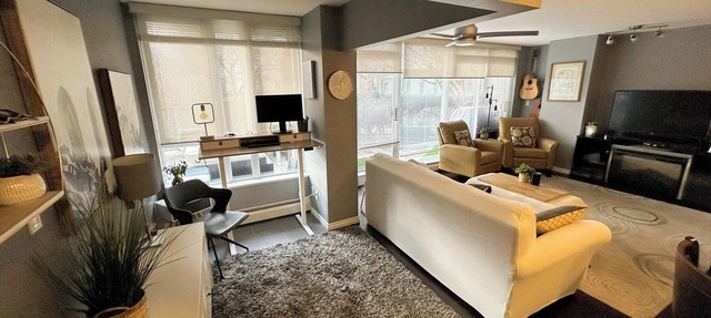 Downtown Oasis | Pool, Hot Tub | Gym |Rooftop Patio | Free Parking | Sleeps 4 in Vancouver