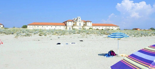 Dune residence Regina-Elena, private beach access, sea view - vacation apartment with in Calambrone