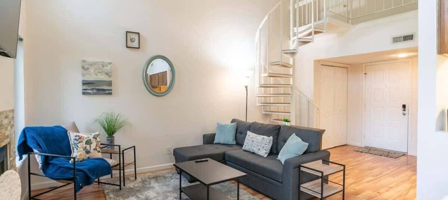 Eagle Pointe Leaf & Loft Living in Bloomington