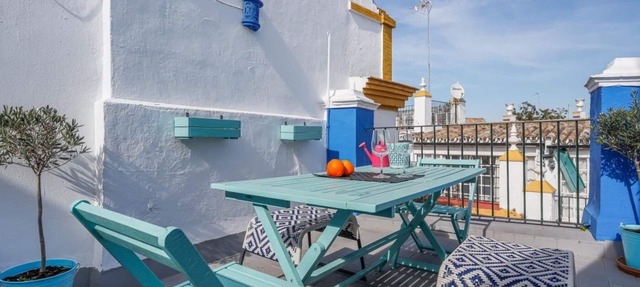 Economic study and cozy shared terrace - CENTRO - in Sevilla