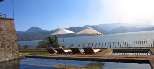 El Beneficio, esplendida villa a la orilla del lago, extraordinaria ubicación in Valle de Bravo