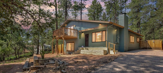 Elkchanted Inn Pine: Fully Fenced Backyard, Spacious Cabin in Woods w/King Bed in Pine