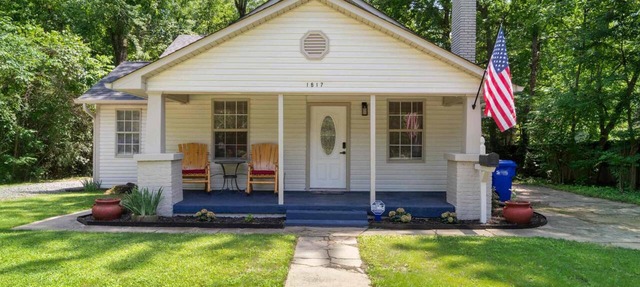 Emerald Escape, a Central 4BR/5BA Home with Game Room, Large Yard & Walk to UCA! in Conway