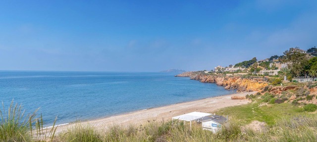 Enjoy a relaxing vacation by the sea in this vacation apartment with a beautiful conservatory. in Cartagena