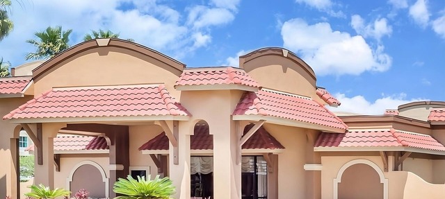 Enjoy Your Weekend with Onsite Pool, Free Parking! Gorgeous Room in St. Augustine