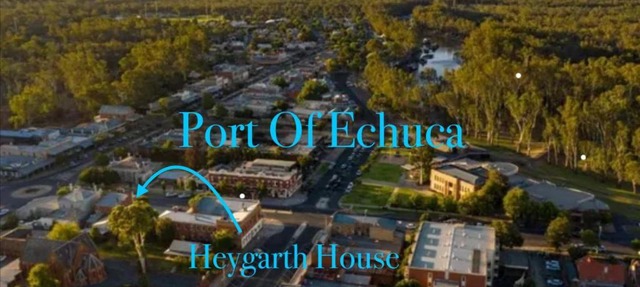 Entire Townhouse in Heart of Echuca's Port CBD - Treehouse Hideouts - 15 guest capacity in Echuca
