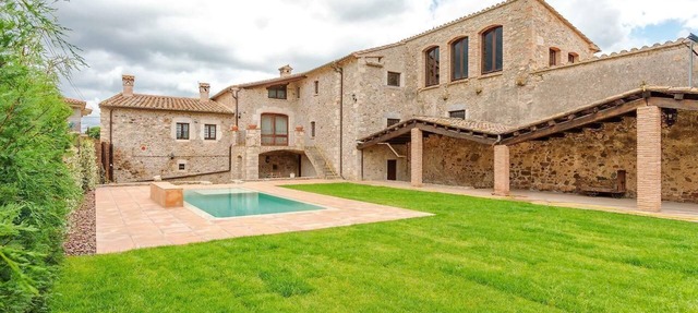 Espléndida Masía con Piscina Cerca de Girona in Bordils