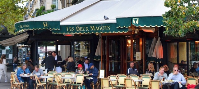 EXCEPTIONAL SETTING ON RUE BUCI TO EXPERIENCE PARIS AT FINEST, SAINT-GERMAIN in Paris