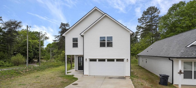 Executive style Home, 4 beds 4.5 baths in Travelers Rest in Travelers Rest