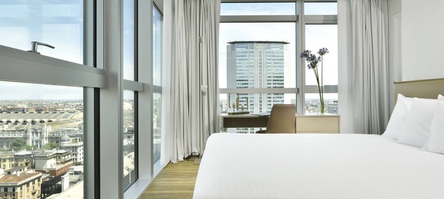 Executive three-room apartment with city view - Torre Galfa | ONE Experience in Milano