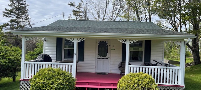 Executive Two-Bedroom Cottage (Cottage 10) in Stanhope