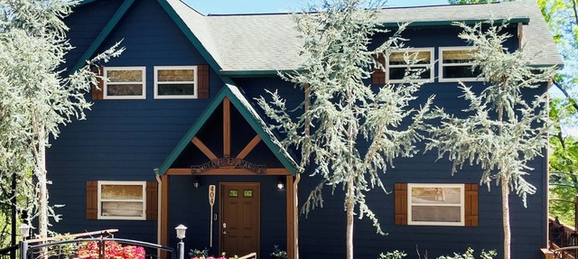 Exquisite Lakefront Cabin- 6BR/6BA Sleeps 16 in Lampe