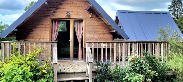 Family lodge with terrace utha in Sainte-Honorine-de-Ducy