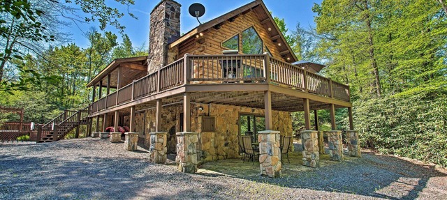 Fire Pit & Hot Tub: Poconos Family Cabin! in Long Pond