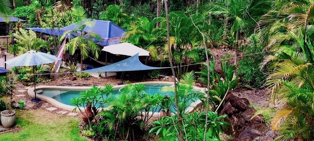 Forest Setting, Pool, Cabana, Large bath, Netflix/Foxtel/Wifi, King Size Bed in Willow Vale