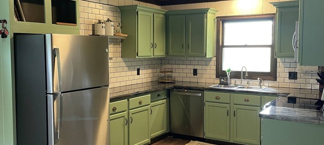 Fully Remodeled Two-Bedroom Cabin on the River in Lyndon Station