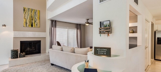 Golf Course Condo, Sleeps 9 in Glendale
