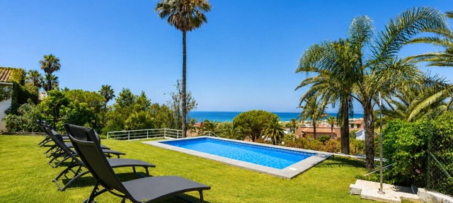 Great villa with pool and sea views, for 8 people. FREE WIFI in Tarifa