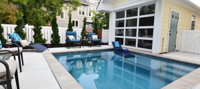 HEATED POOL OPEN THRU OCTOBER! Cabana! Dine Outside! 1.5 BLOCKS 2 BEACH & TOWN in Avalon