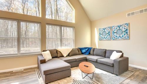 Hike & Ski: Pocono Lake Home w/Community Perks! in Pocono Lake
