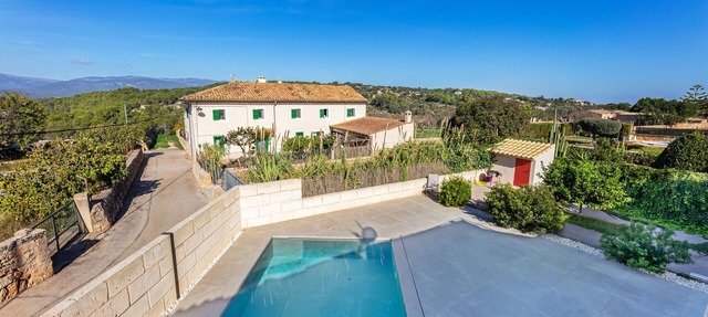 Holiday Home 'Can Calet' with Private Pool, Wi-Fi and Air Conditioning in Pòrtol