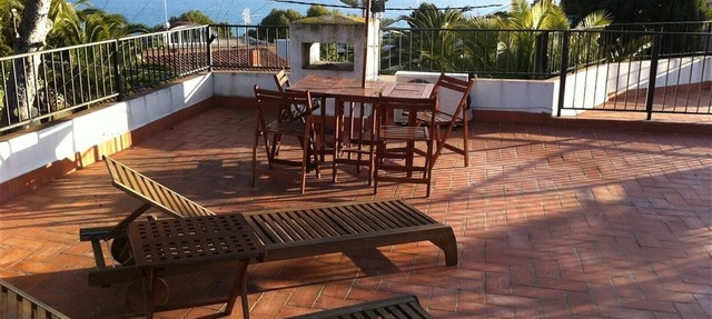 Holiday Villa in Tarragona with Open Terrace, Garden & Wi-Fi in Tarragona