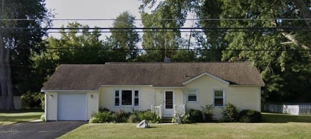 Home away from home, charming ranch within 10 minutes from MSU campus. in Bath Township