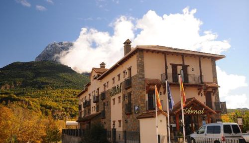 Hotel Arnal in Escalona