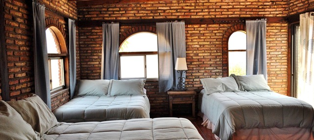 Hotel that accommodates 6 people in Ensenada