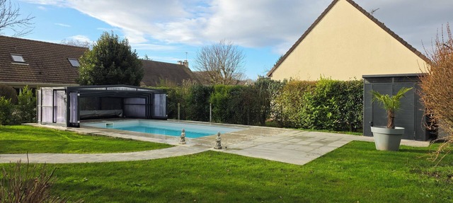 House 12 persons with heated indoor pool 7min from Cabourg in Petiville