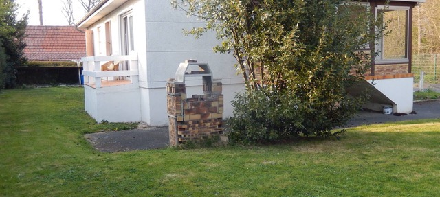 House with large plot, very quiet area near beaches in Bénouville