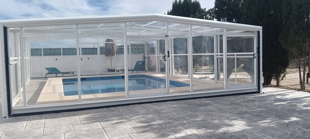 House with private heated pool, heated and barbecue 15 km from Alicante, Elche and beach in Alicante