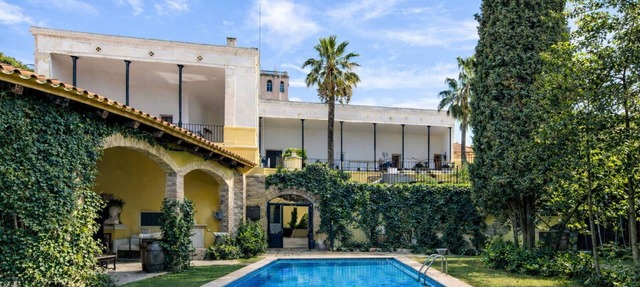 Impressive and Idyllic mansion for up to 40 people! in Banyeres del Penedès