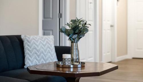 Judkins Upper Suite Near Downtown & Light Rail in Seattle