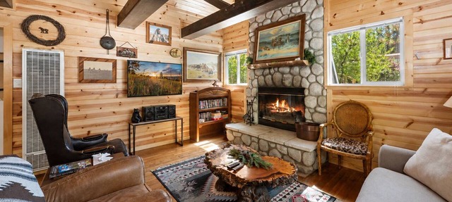 Knotty Knight - Walk to Village & Lake | Wood Fireplace in Big Bear Lake
