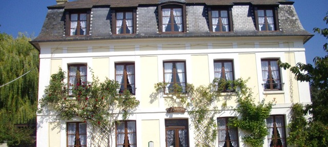 L'Éclipse, Studio Issue 5 in st arnoult