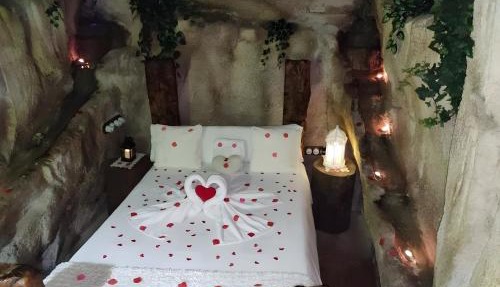 La Cova de Can Pavet in Pontons